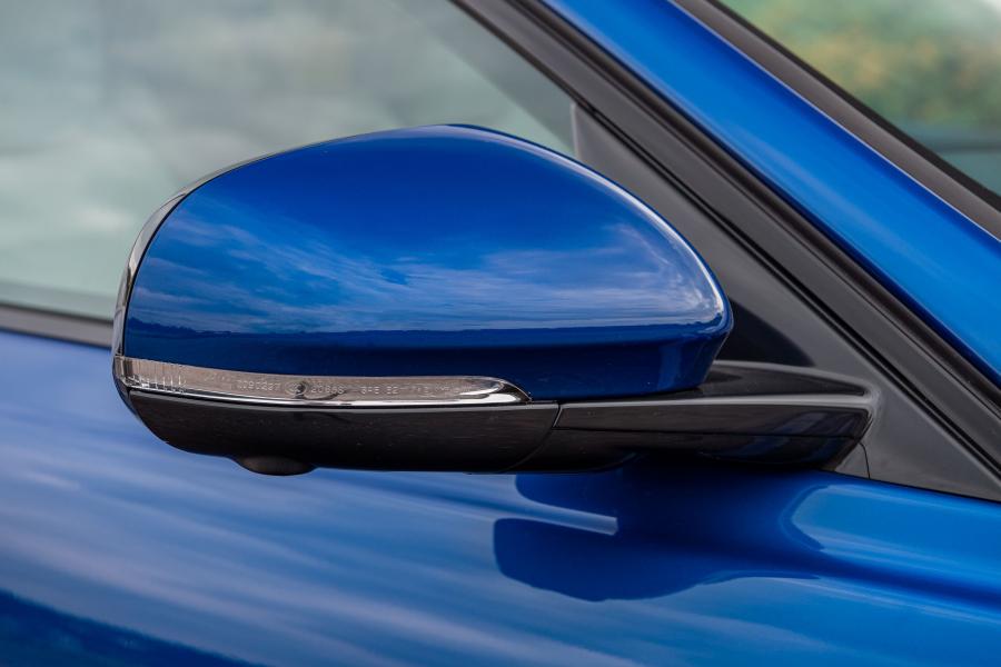 Детали экстерьера Jaguar XE D180 SE R-Dynamic AWD 2019 года  (UK) (фото 28 из 40)